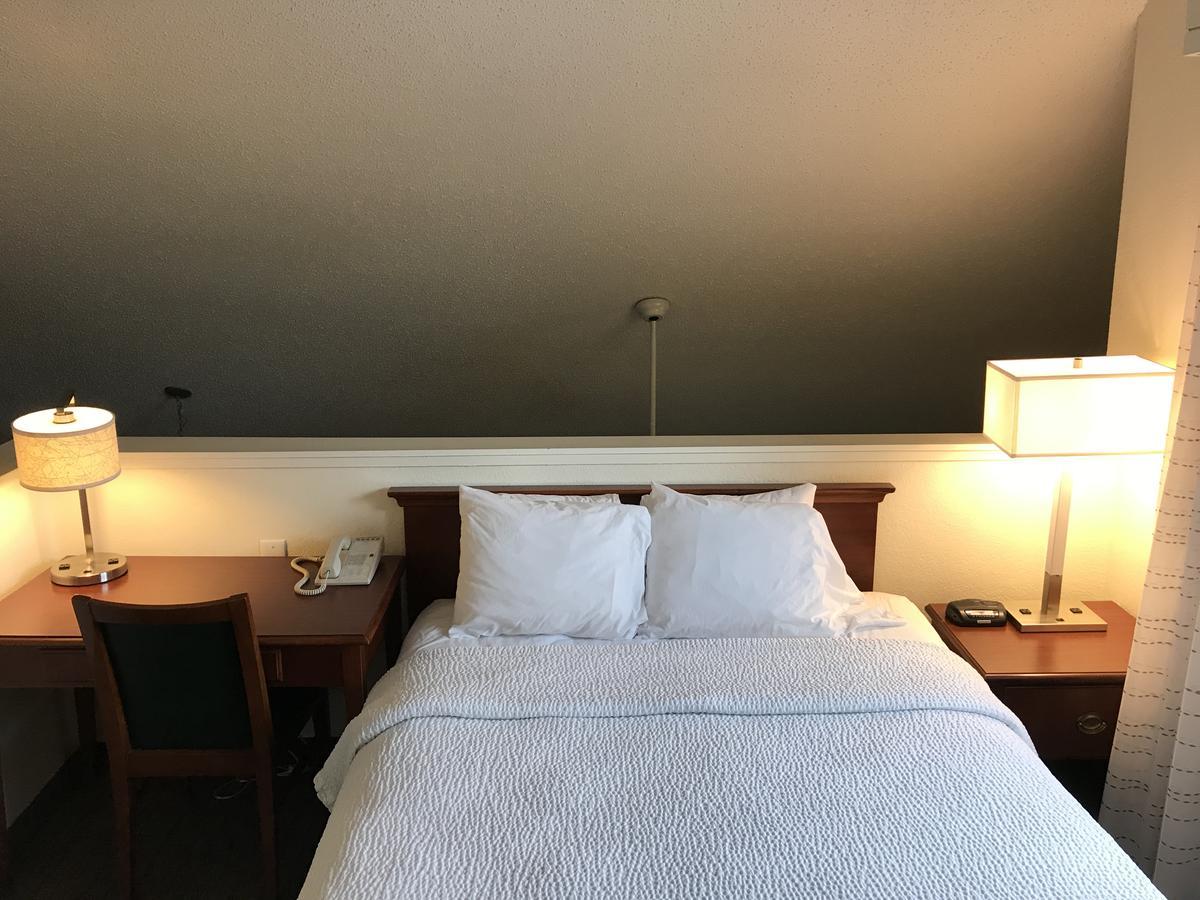 Hawthorn Suites By Wyndham Tinton Falls Εξωτερικό φωτογραφία